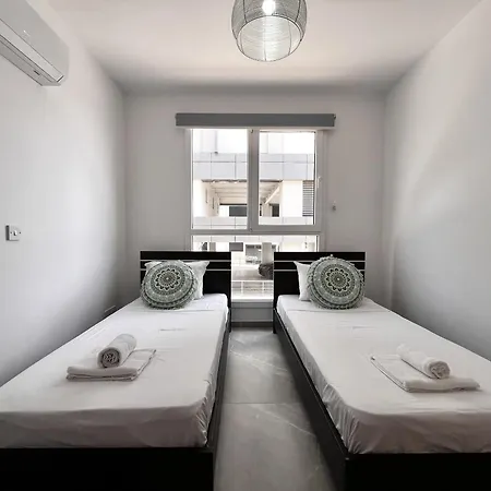 Neo Coast Apartment