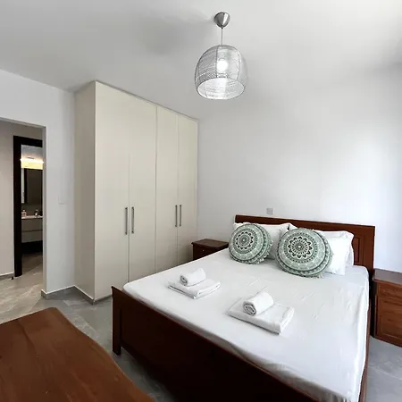 Neo Coast Apartment *