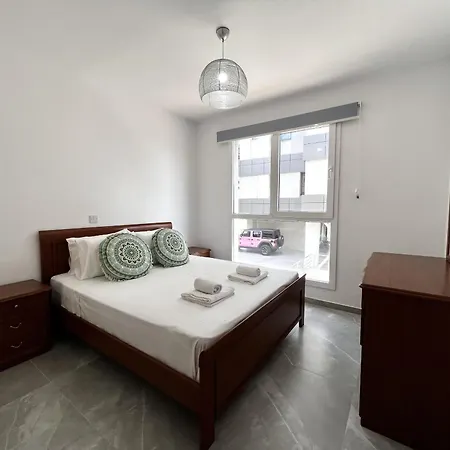 Neo Coast Apartment *